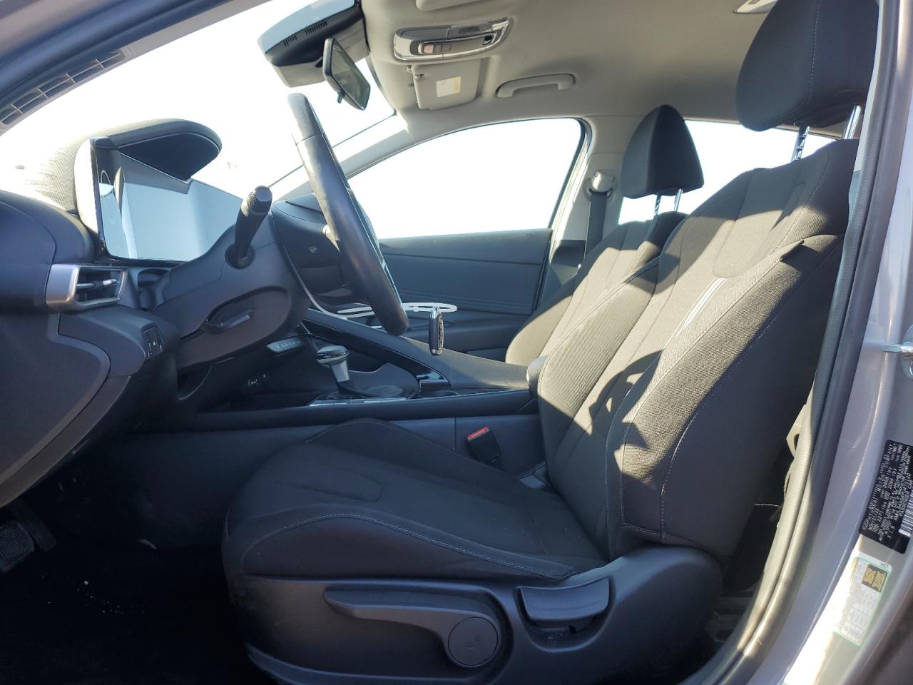 2023 Hyundai Elantra - Image 7
