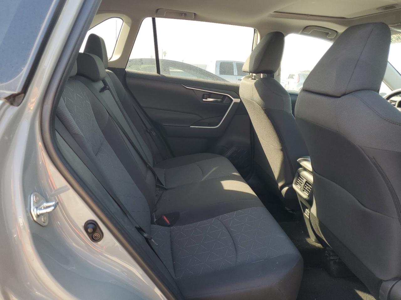 2022 Toyota RAV 4 - Image 11