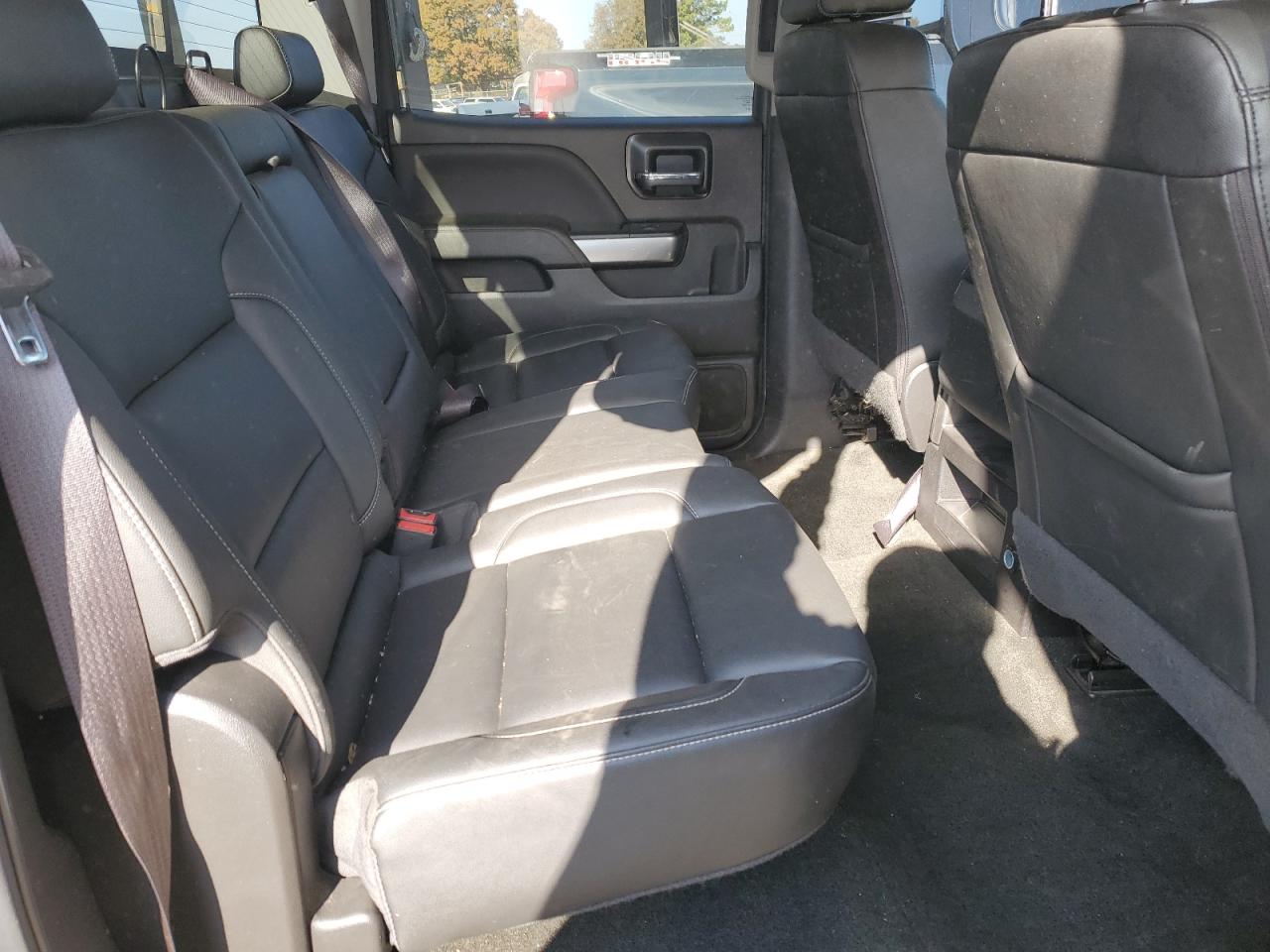 2017 Chevrolet Silverado - Image 11