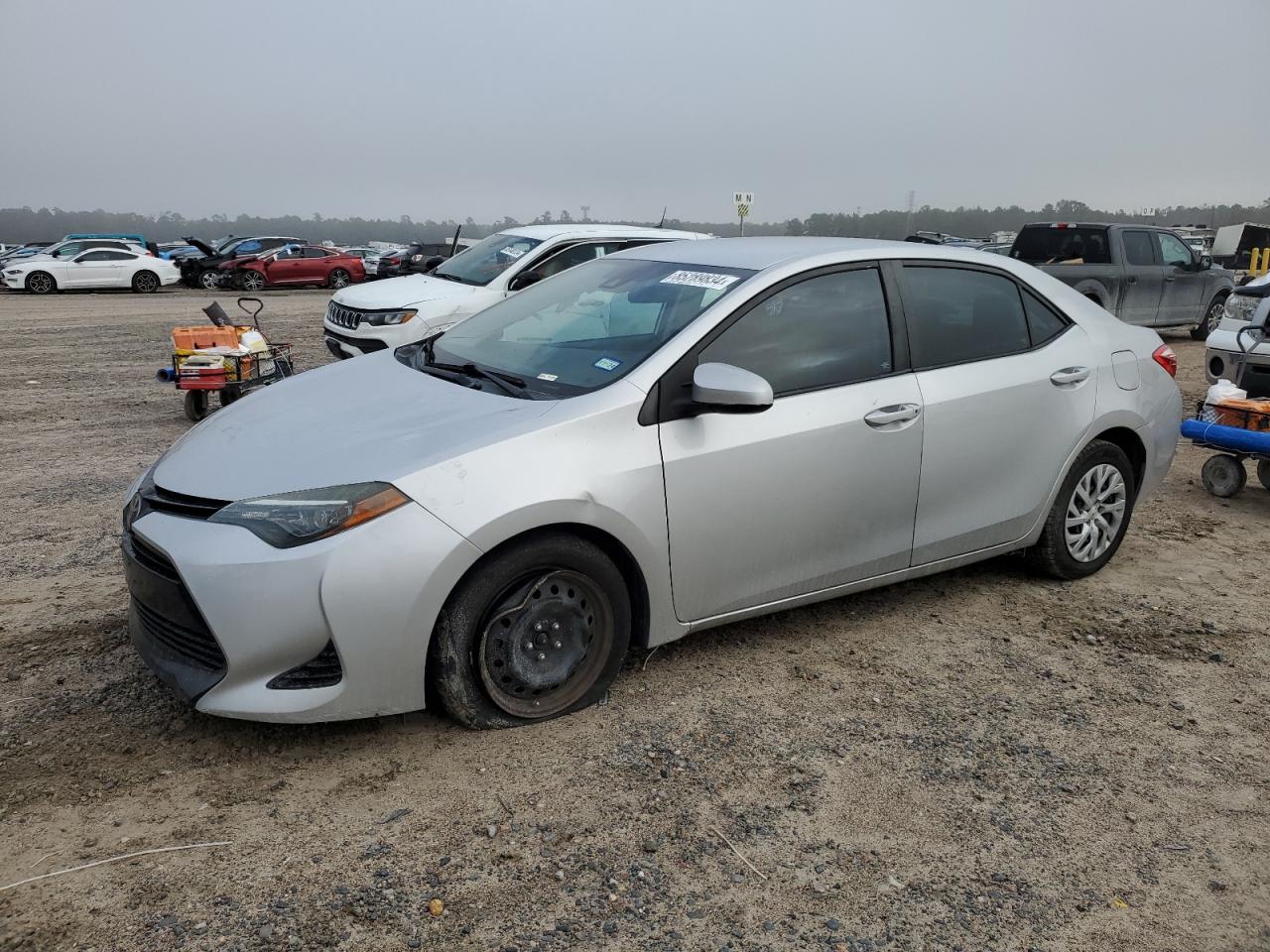 VIN 2T1BURHE7JC984059 2018 TOYOTA COROLLA no.1