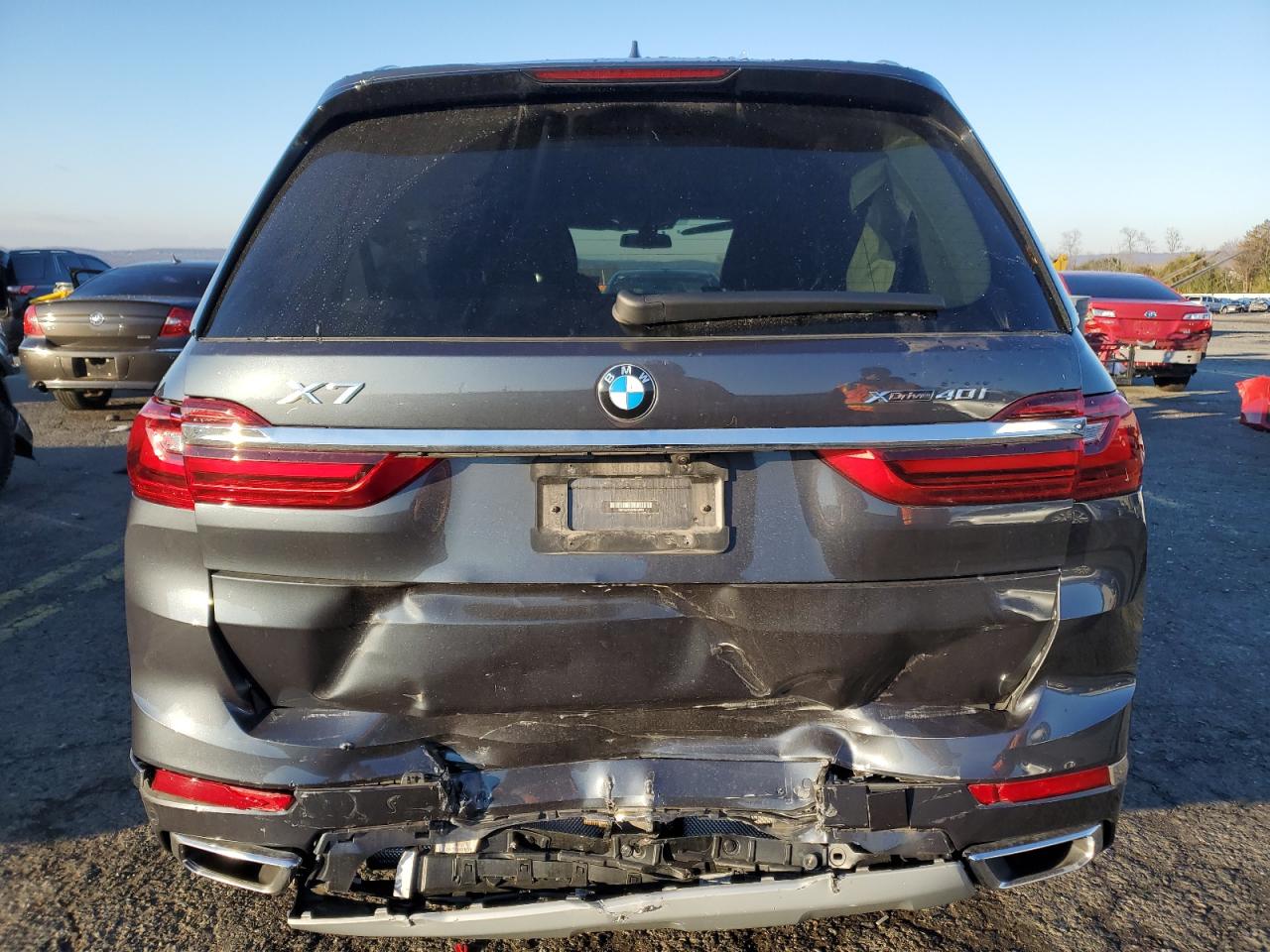 VIN 5UXCW2C00N9M64099 2022 BMW X7 no.6