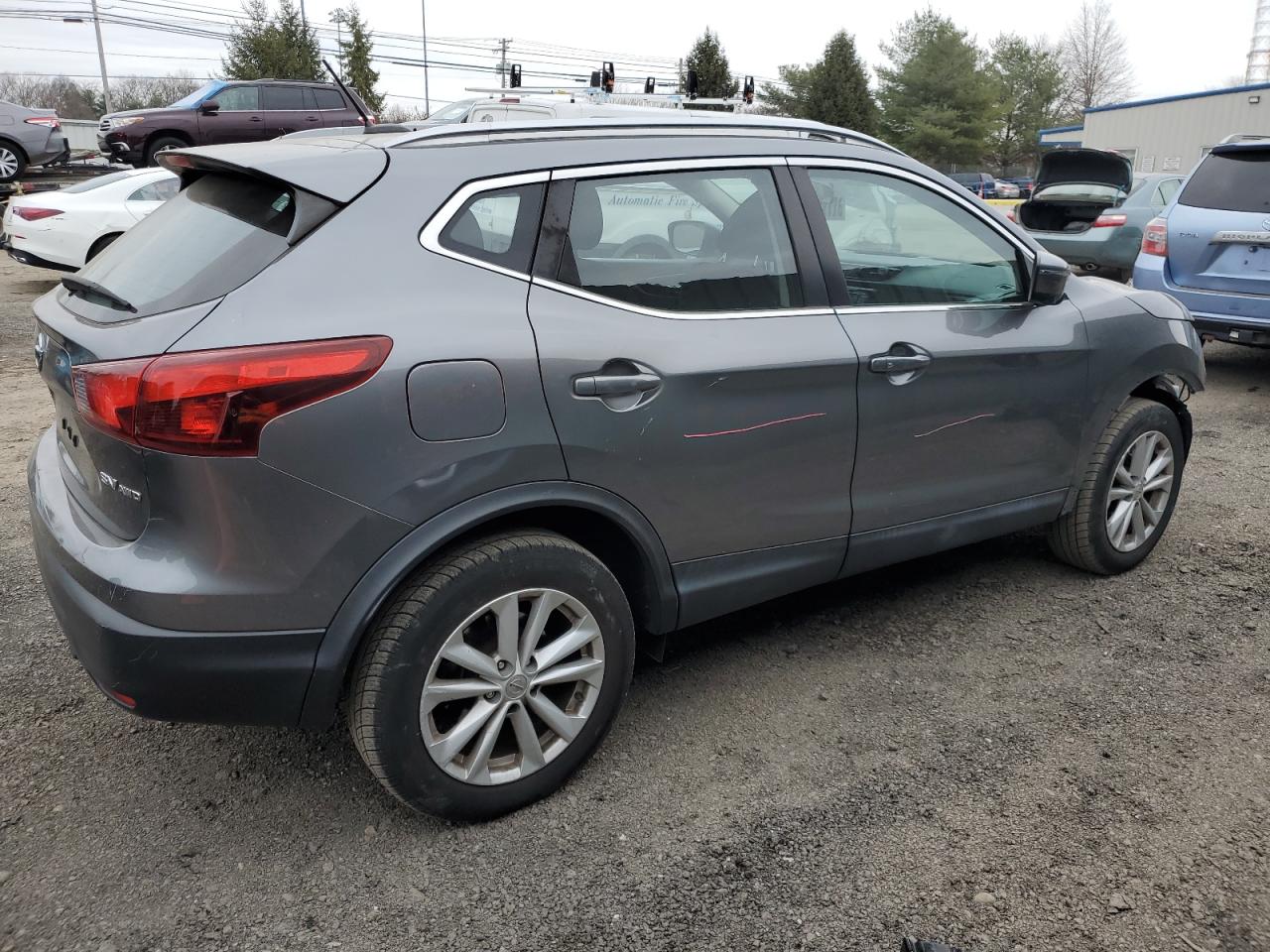 2017 Nissan Rogue - Image 3
