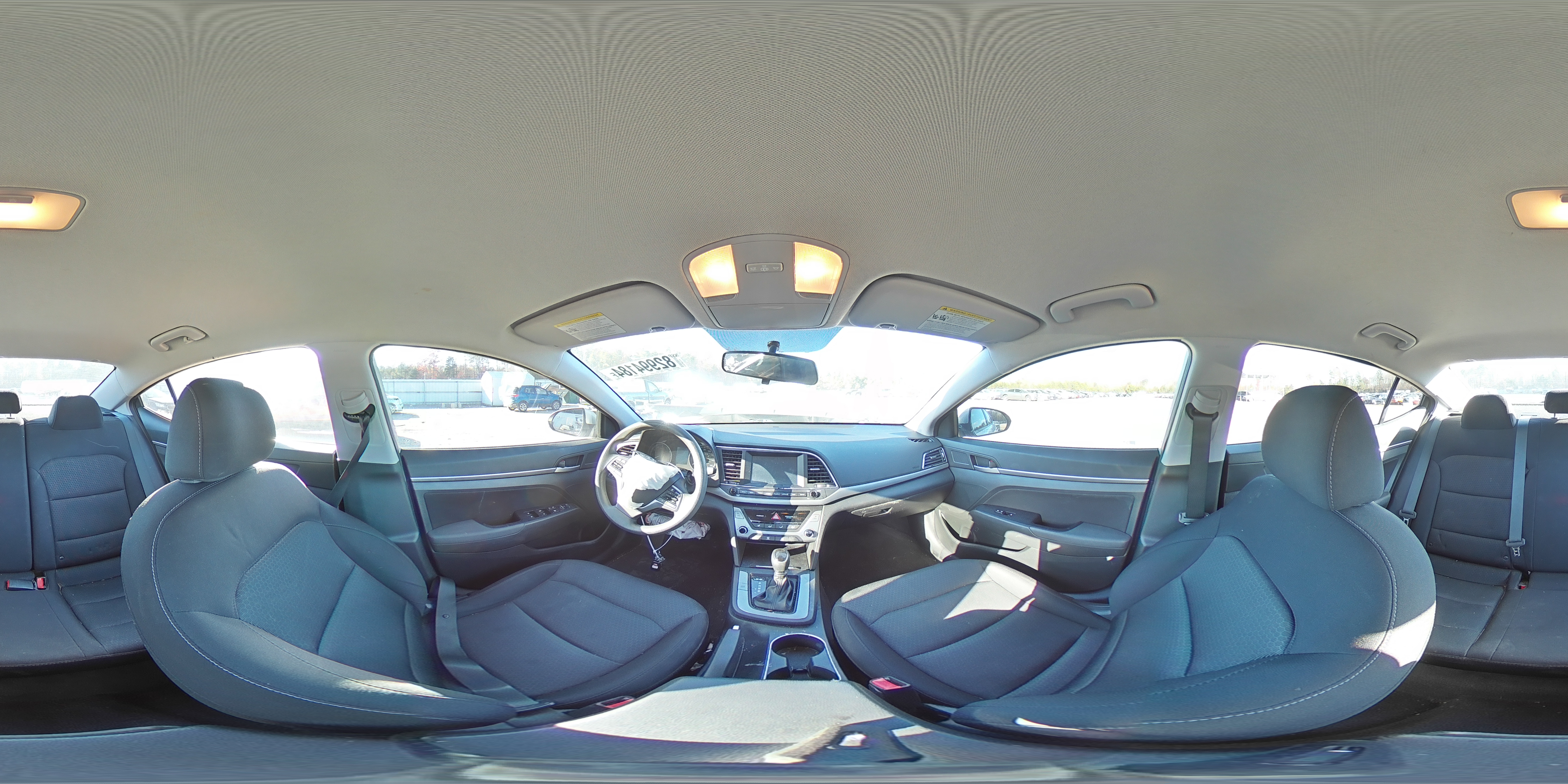 2018 Hyundai Elantra - Image 13