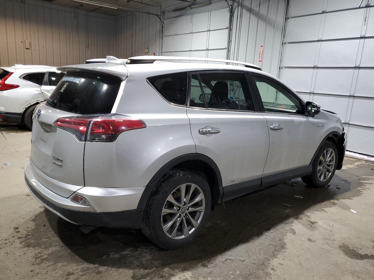 2016 Toyota RAV 4 - Image 3