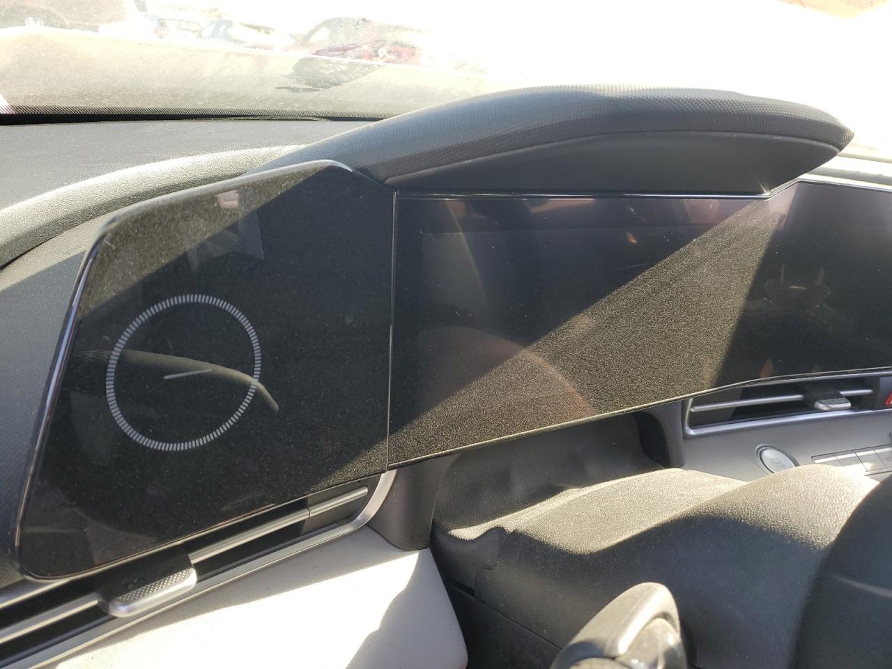 2023 Hyundai Elantra - Image 9