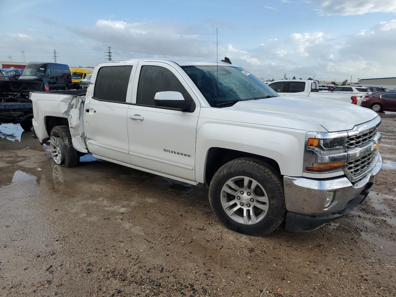 VIN 3GCPCREC7HG168125 2017 CHEVROLET ALL Models no.4