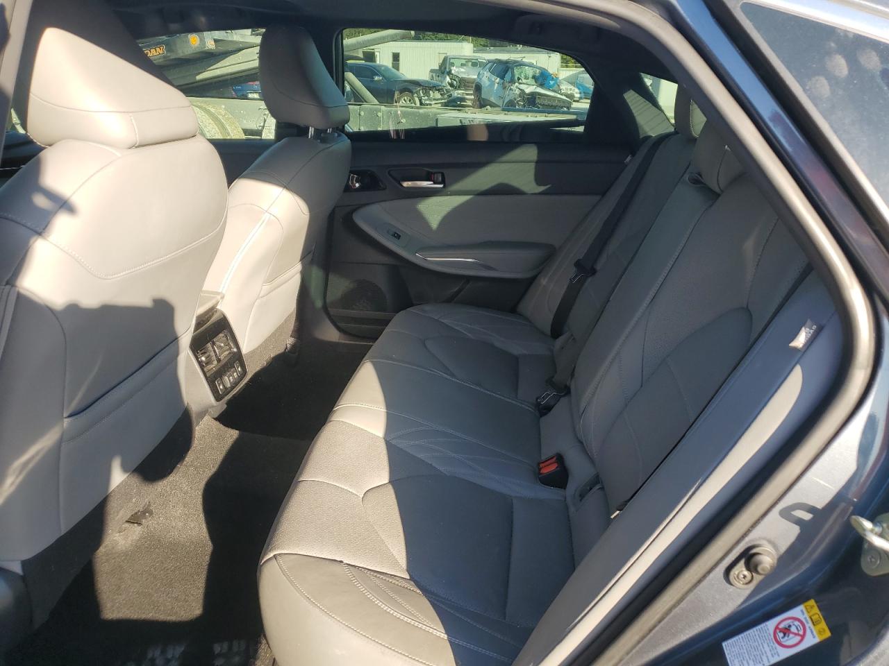 2019 Toyota Avalon - Image 10