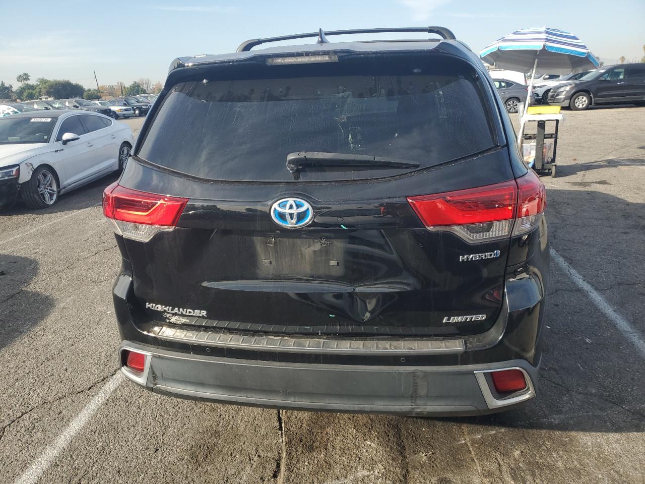 2017 Toyota Highlander - Image 6