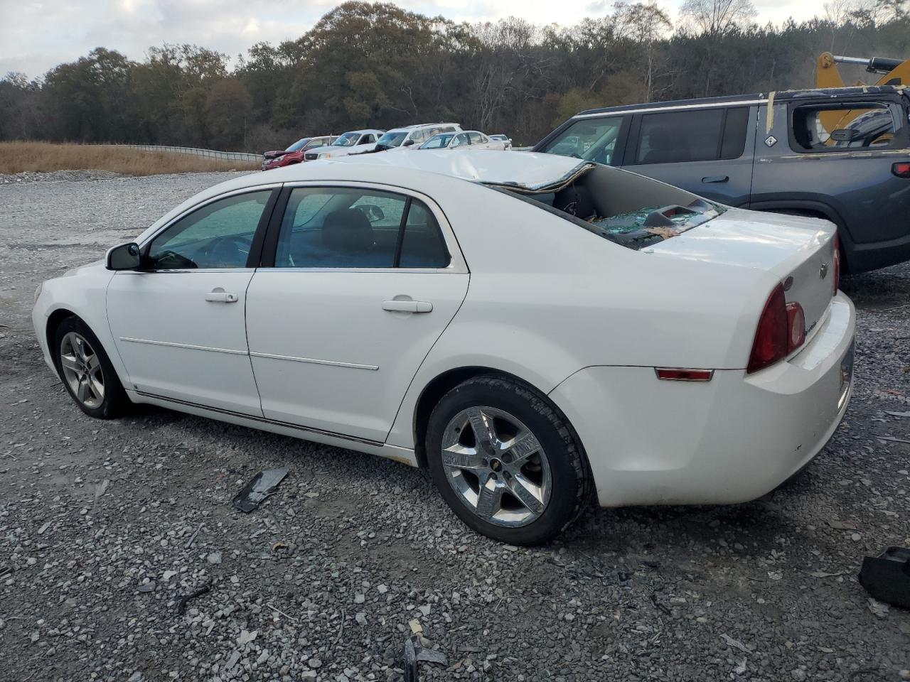 2009 Chevrolet Malibu - Image 2