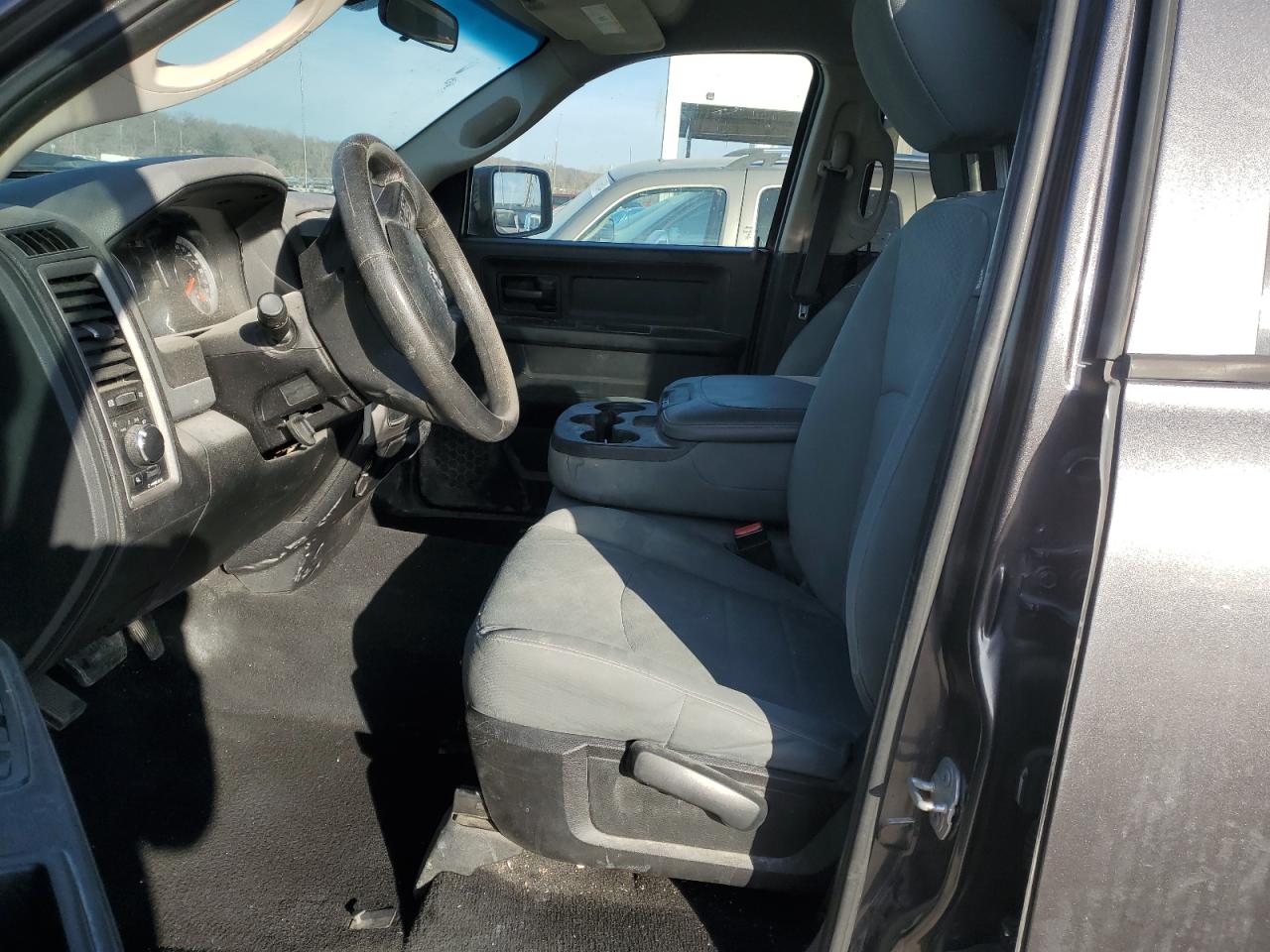 2016 RAM 1500 - Image 7