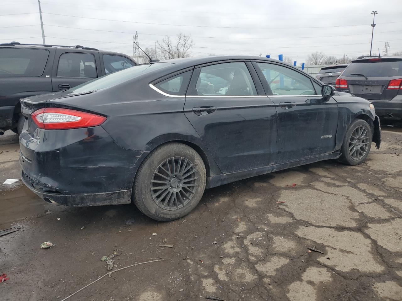 VIN 3FA6P0LU6GR198782 2016 FORD FUSION no.3