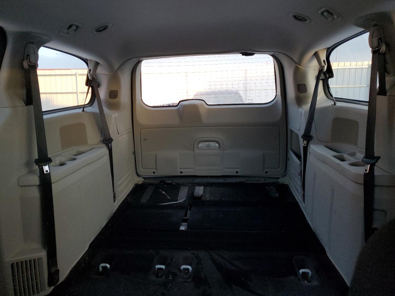 2019 Dodge Caravan - Image 10