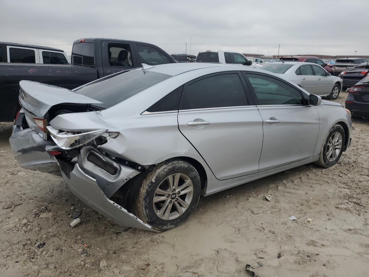 2012 Hyundai Sonata - Image 3