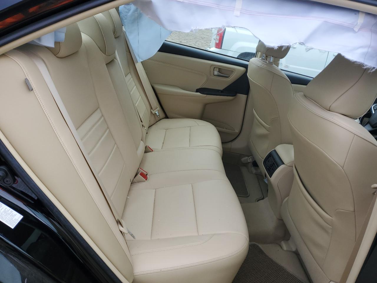 2016 Toyota Camry - Image 10