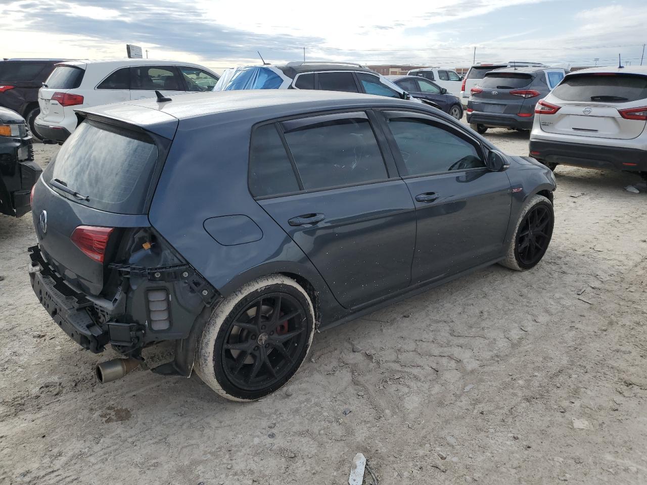 2019 Volkswagen GTI - Image 3