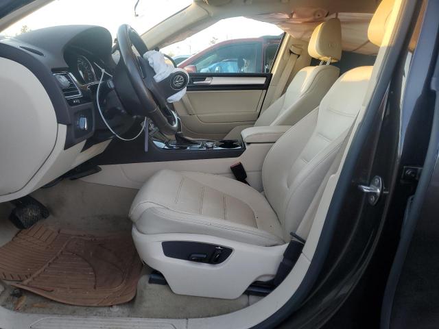  VOLKSWAGEN TOUAREG 2016 Угольный