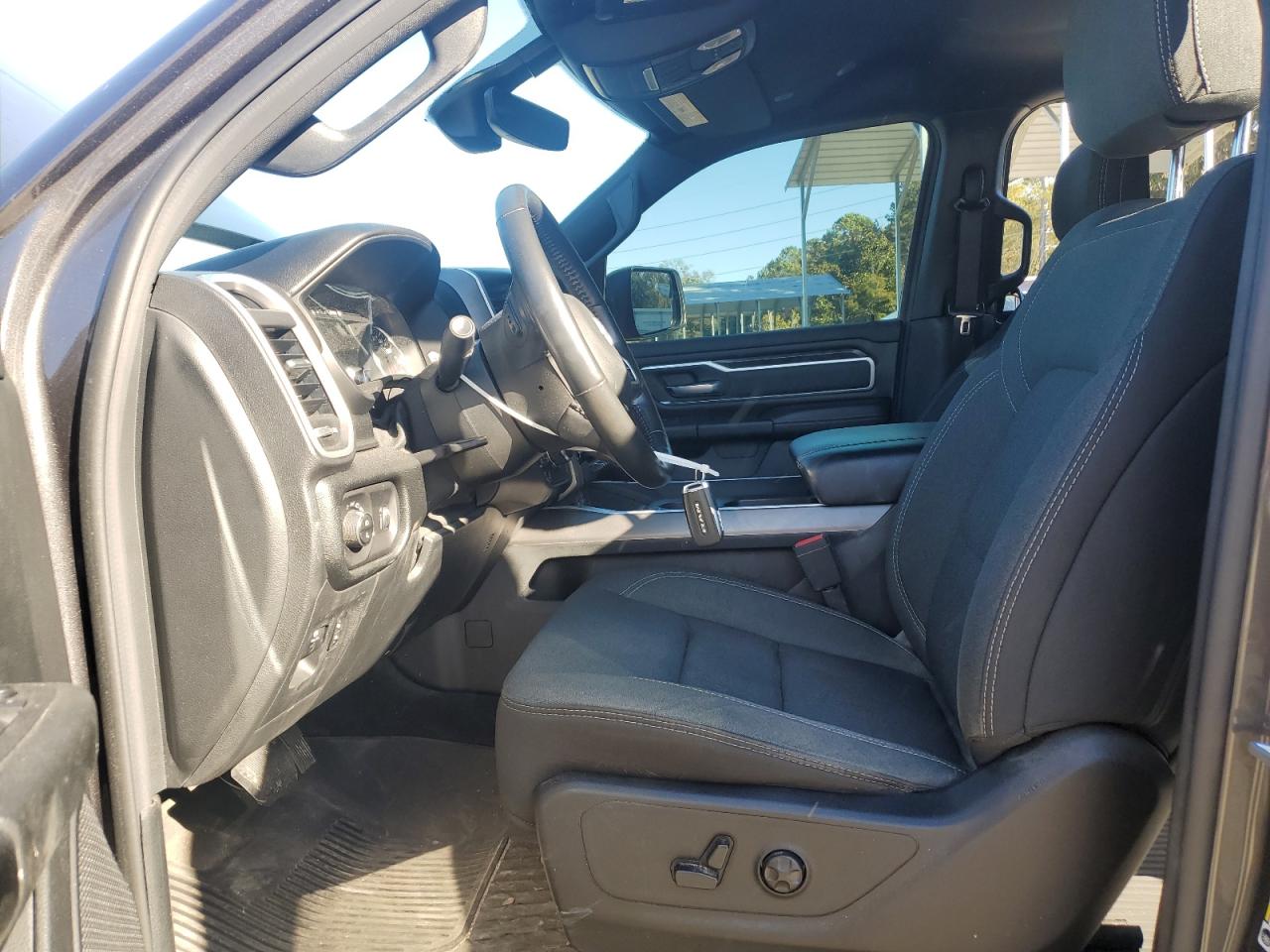2020 RAM 1500 - Image 7