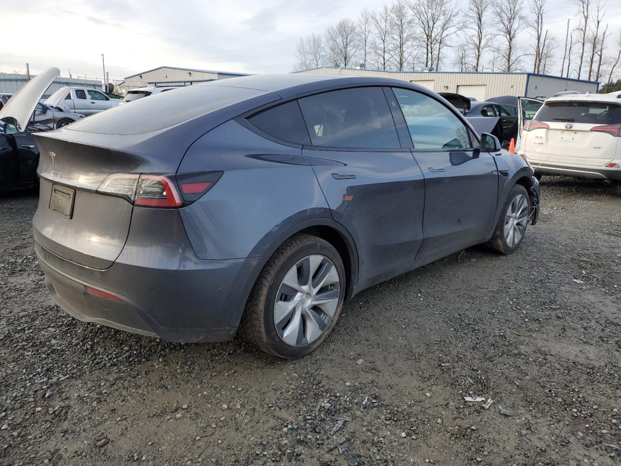 VIN 7SAYGDED8PF934679 2023 TESLA MODEL Y no.3