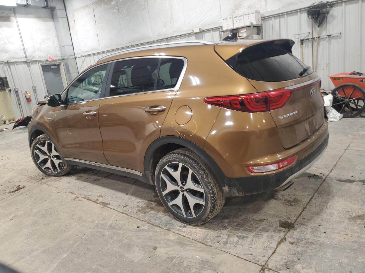 VIN KNDPRCA63H7169988 2017 KIA SPORTAGE no.2