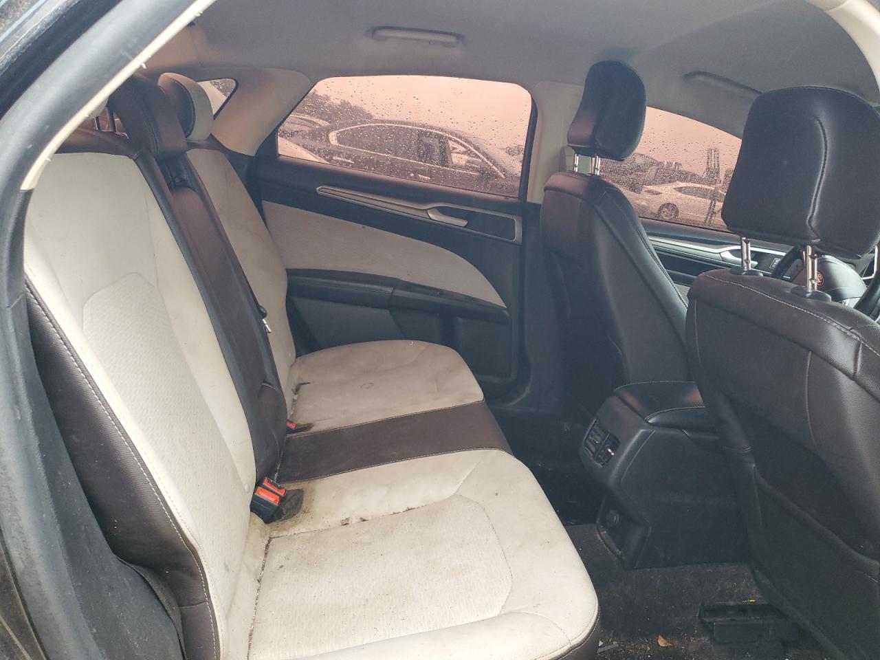 2020 Ford Fusion Se VIN: 3FA6P0HD3LR260948 Lot: 82817414