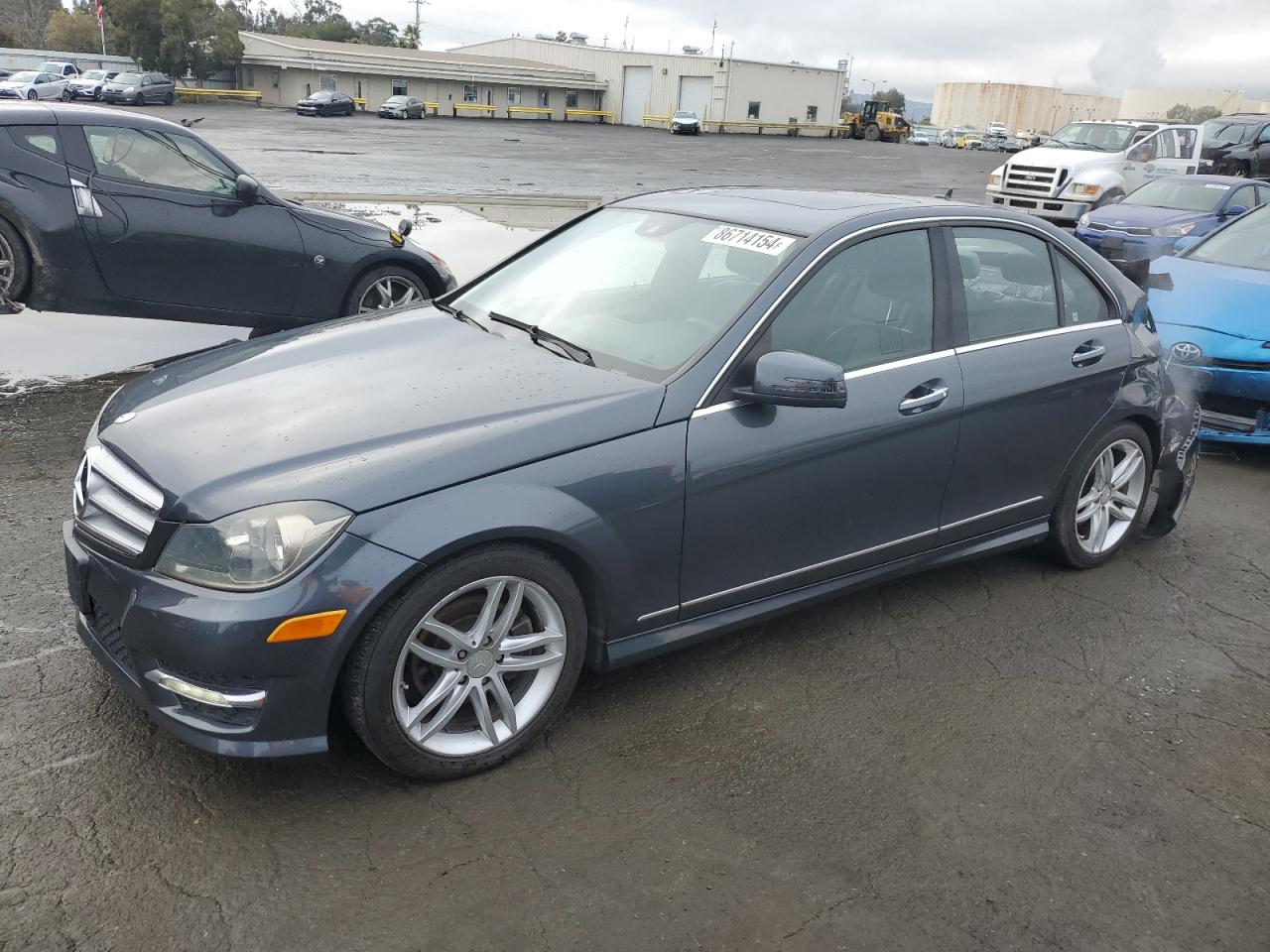 VIN WDDGF4HB0DA766231 2013 MERCEDES-BENZ C-CLASS no.1