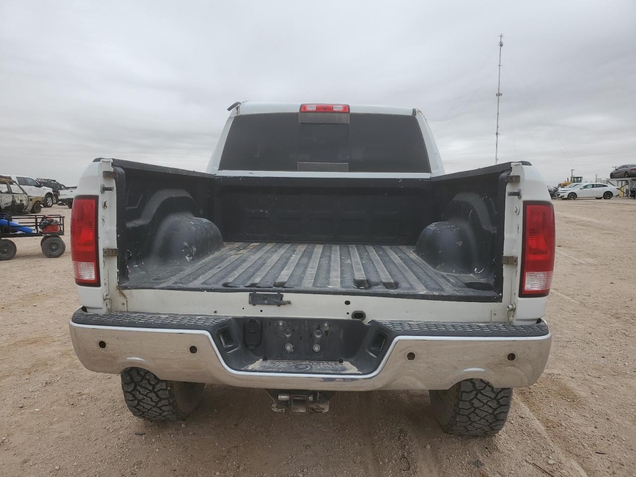 2016 RAM 1500 - Image 6