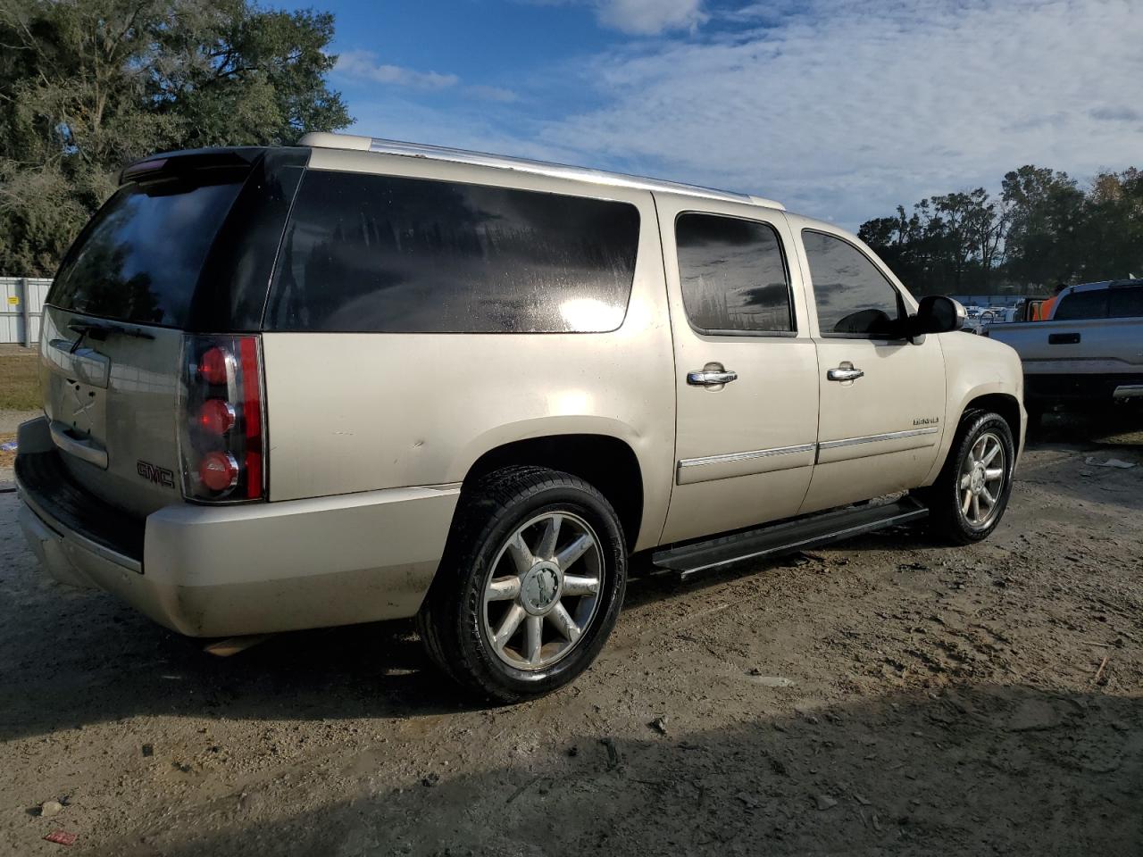 2013 GMC Yukon - Image 3