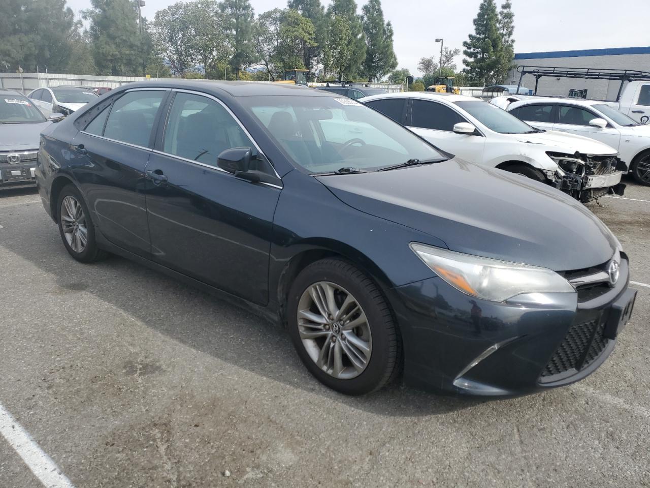 VIN 4T1BF1FK3GU214078 2016 TOYOTA CAMRY no.4