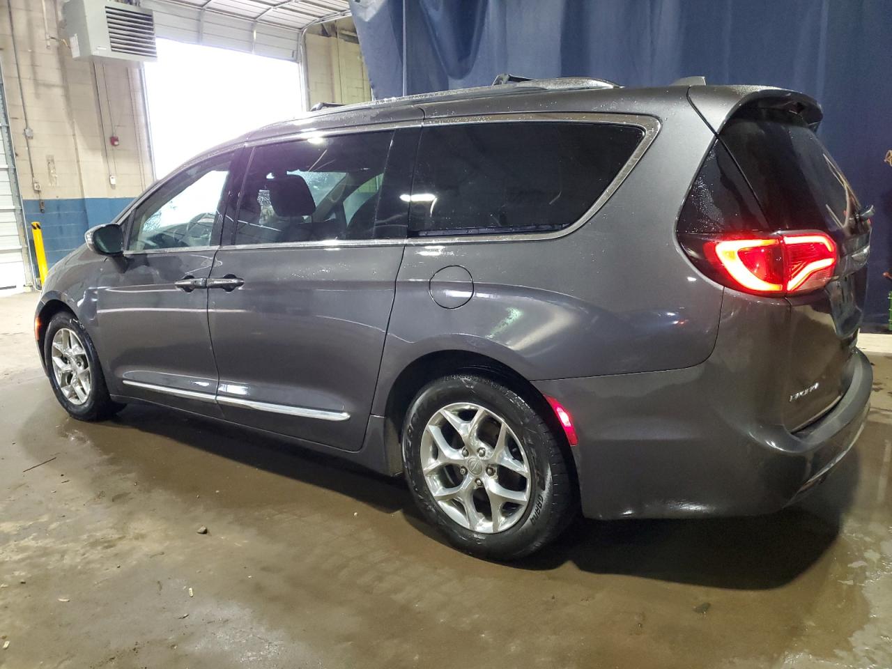2019 Chrysler Pacifica - Image 2
