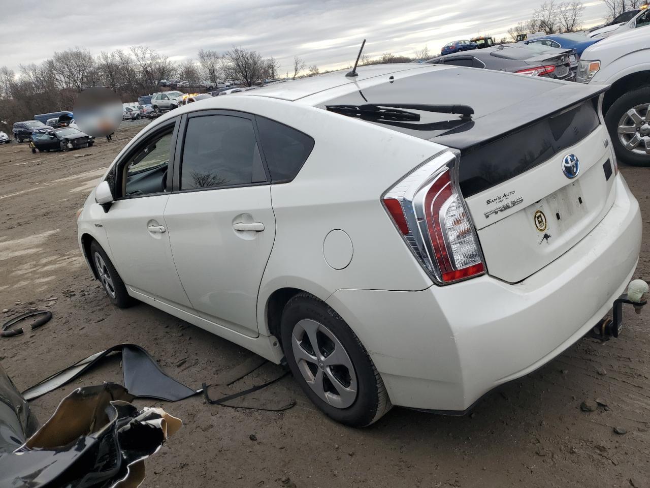 2015 Toyota Prius - Image 2
