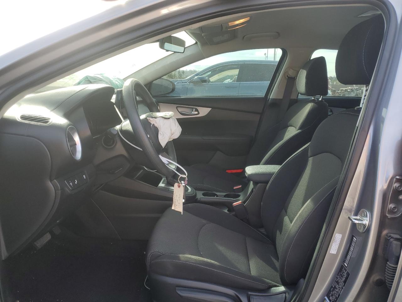 2024 Kia Forte - Image 7