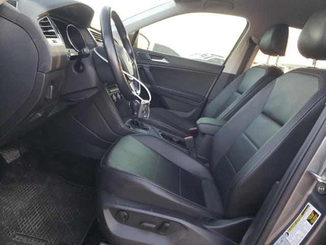  VOLKSWAGEN TIGUAN 2018 Серый