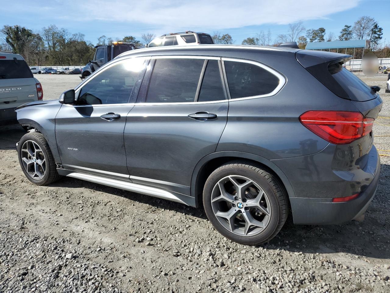 VIN WBXHT3C38G5E49849 2016 BMW X1 no.2