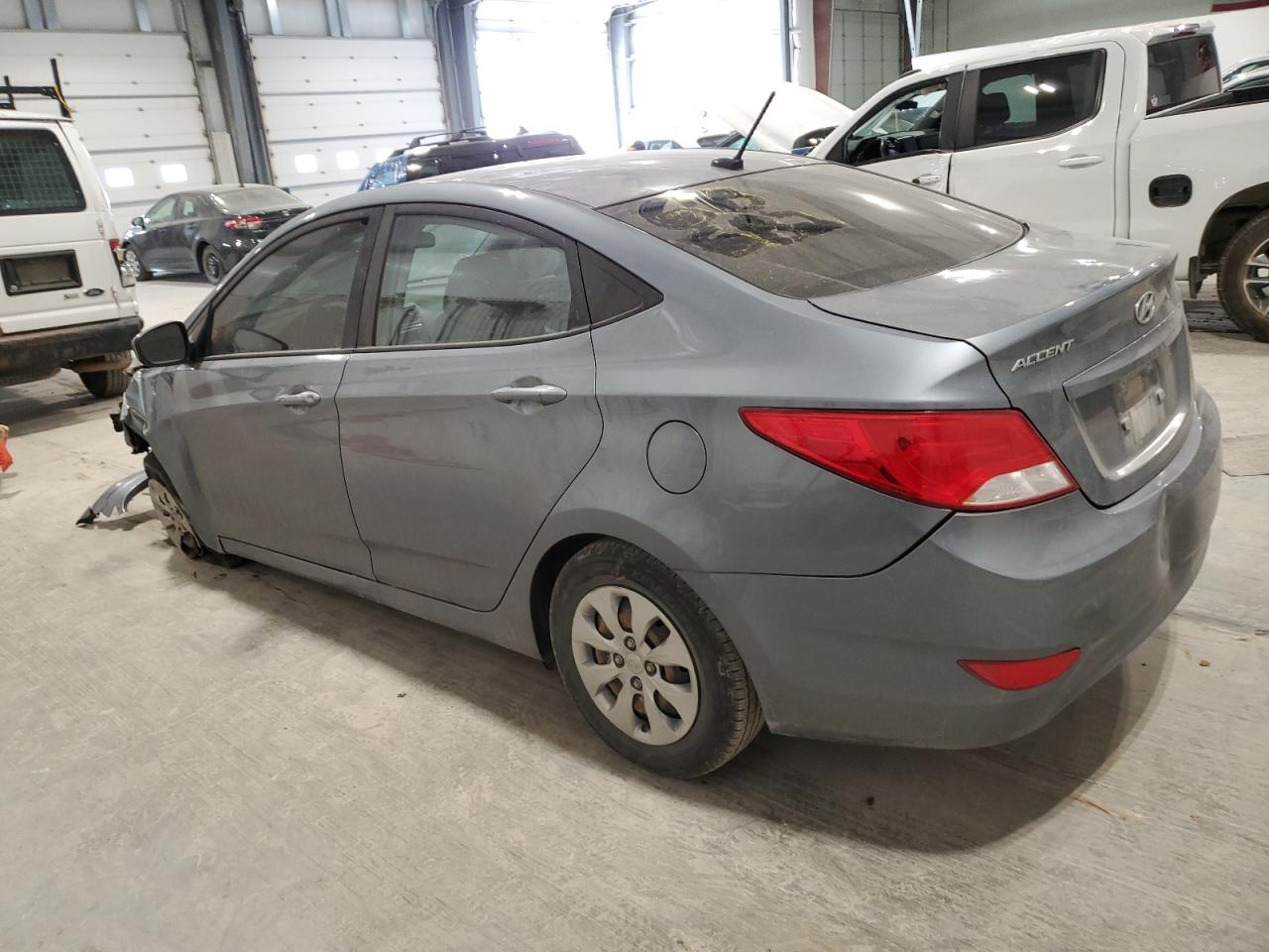 KMHCT4AE5HU351119 2017 HYUNDAI ACCENT - Image 2