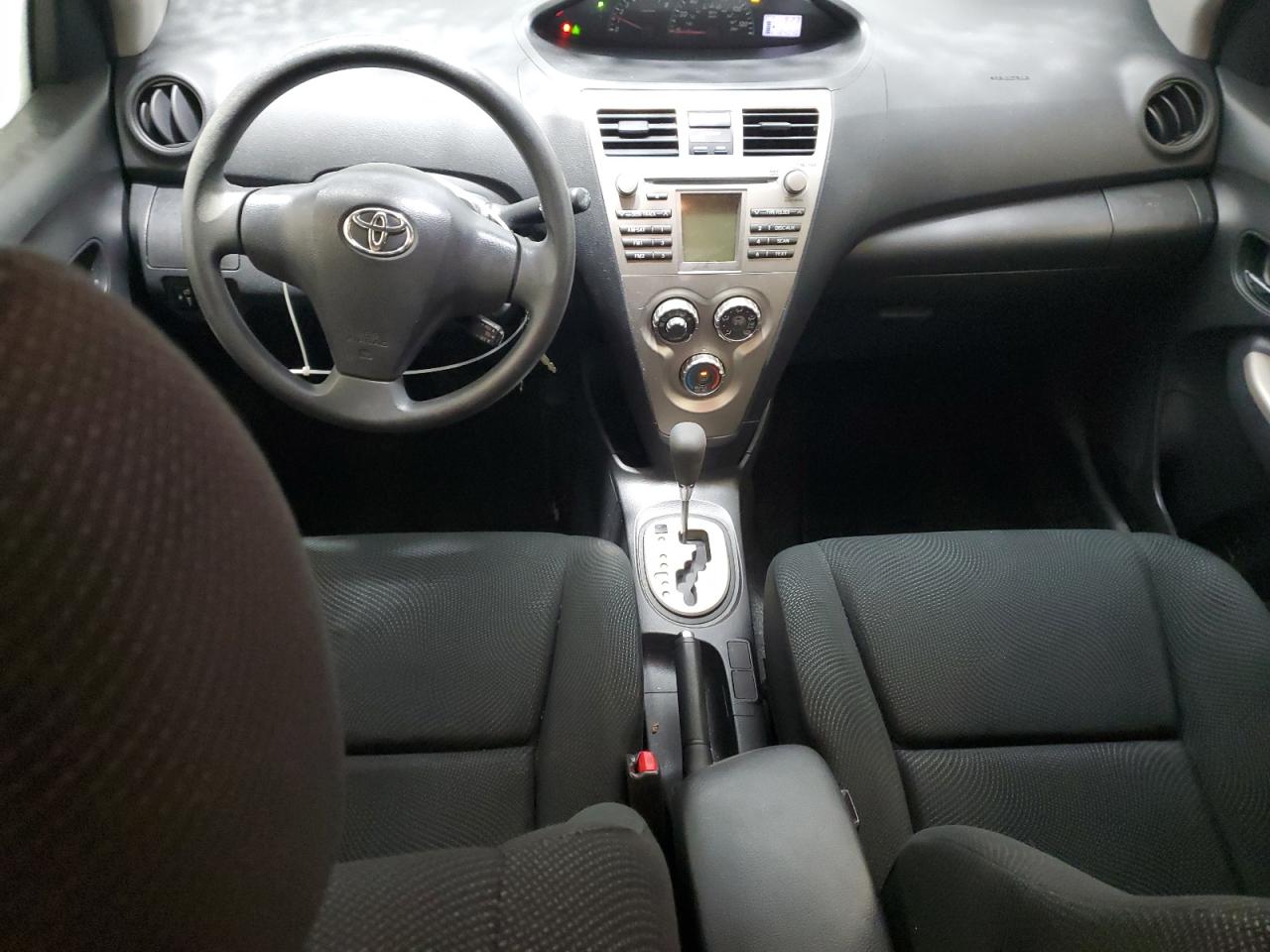 2009 Toyota Yaris - Image 8