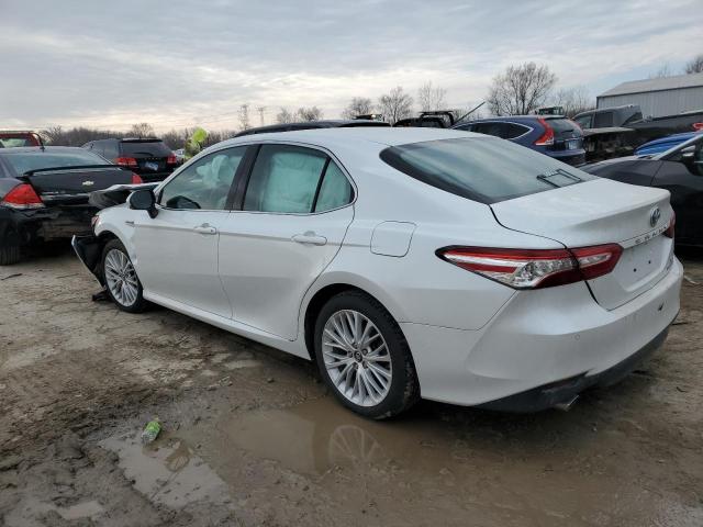  TOYOTA CAMRY 2018 Белы