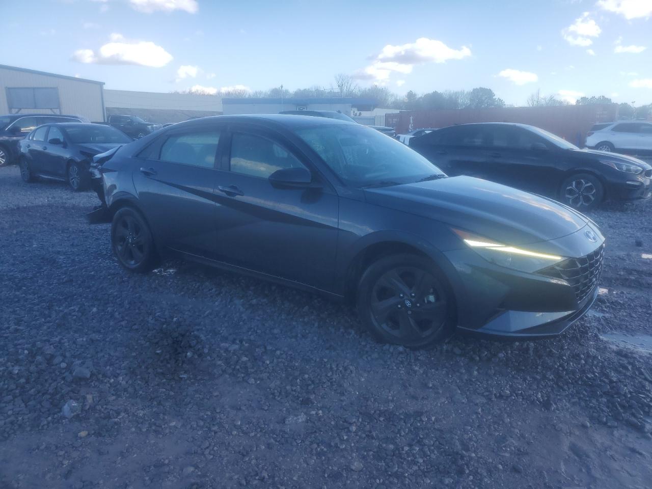 2022 Hyundai Elantra - Image 4