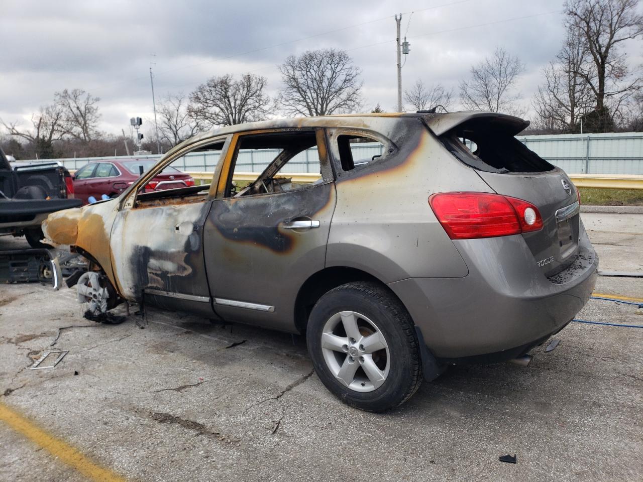 2012 Nissan Rogue - Image 2