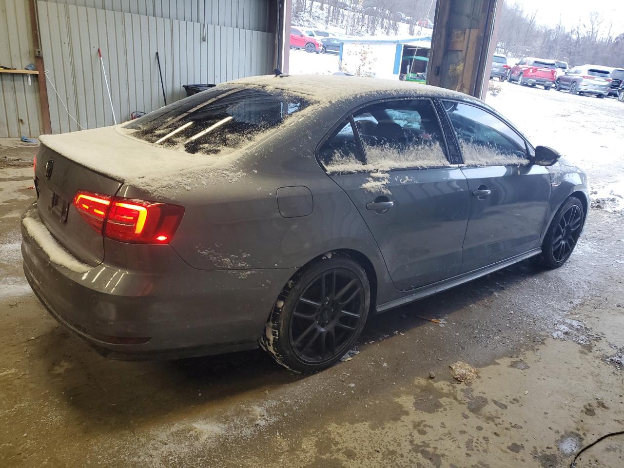 2017 Volkswagen Jetta - Image 3