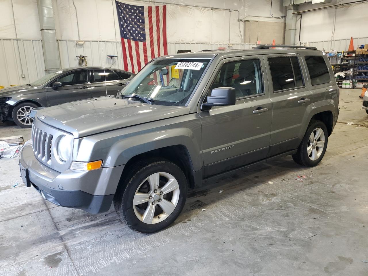 VIN 1C4NJRFB4ED507323 2014 JEEP PATRIOT no.1