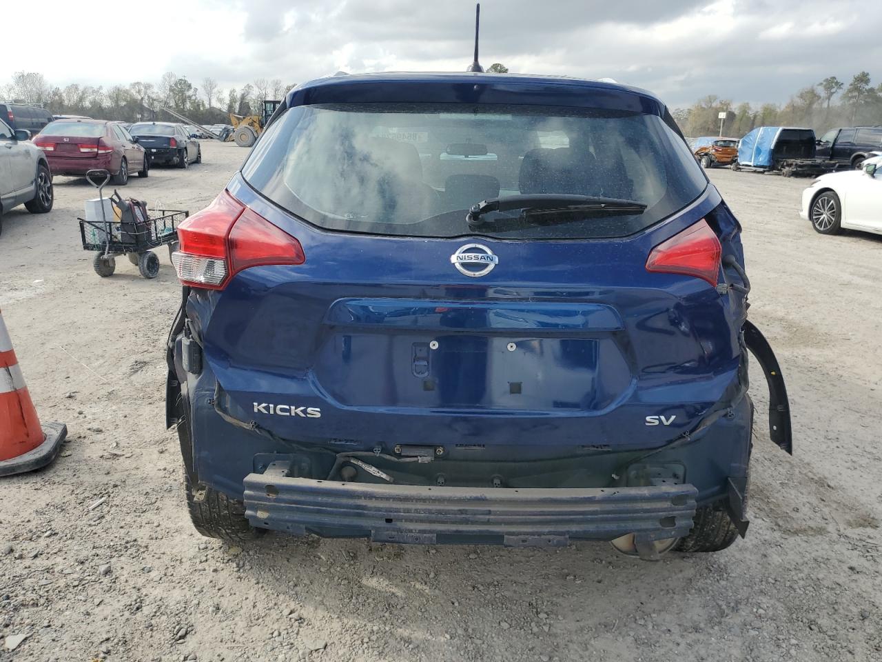 VIN 3N1CP5CU5JL507228 2018 NISSAN KICKS no.6