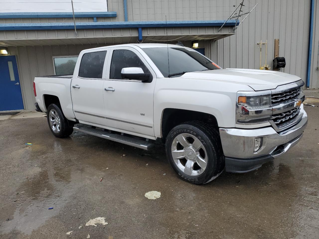 2018 Chevrolet Silverado - Image 4