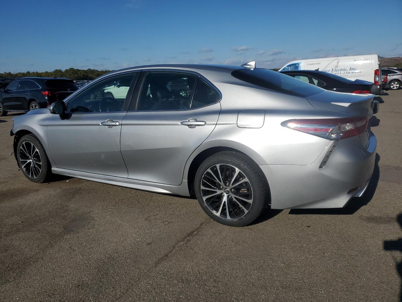 VIN 4T1B11HK5KU183680 2019 TOYOTA CAMRY no.2