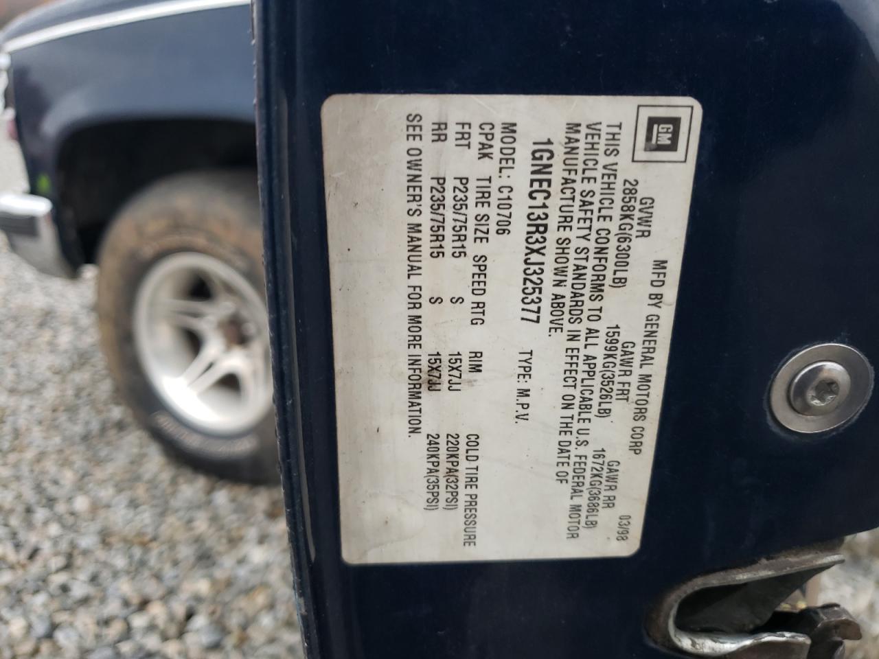 1999 Chevrolet Tahoe - Image 13