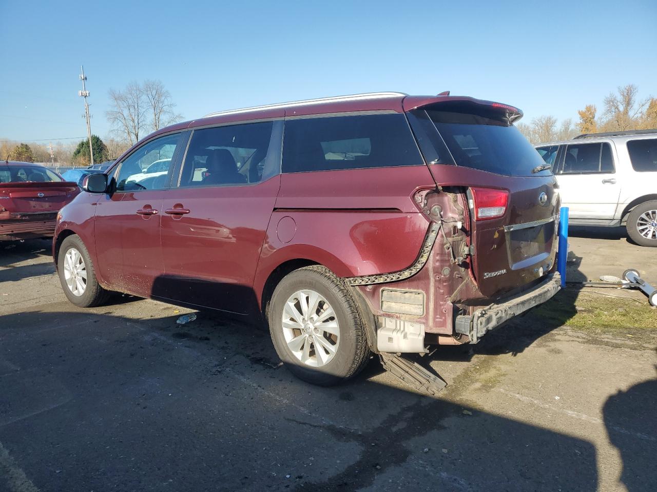 2017 Kia Sedona - Image 2