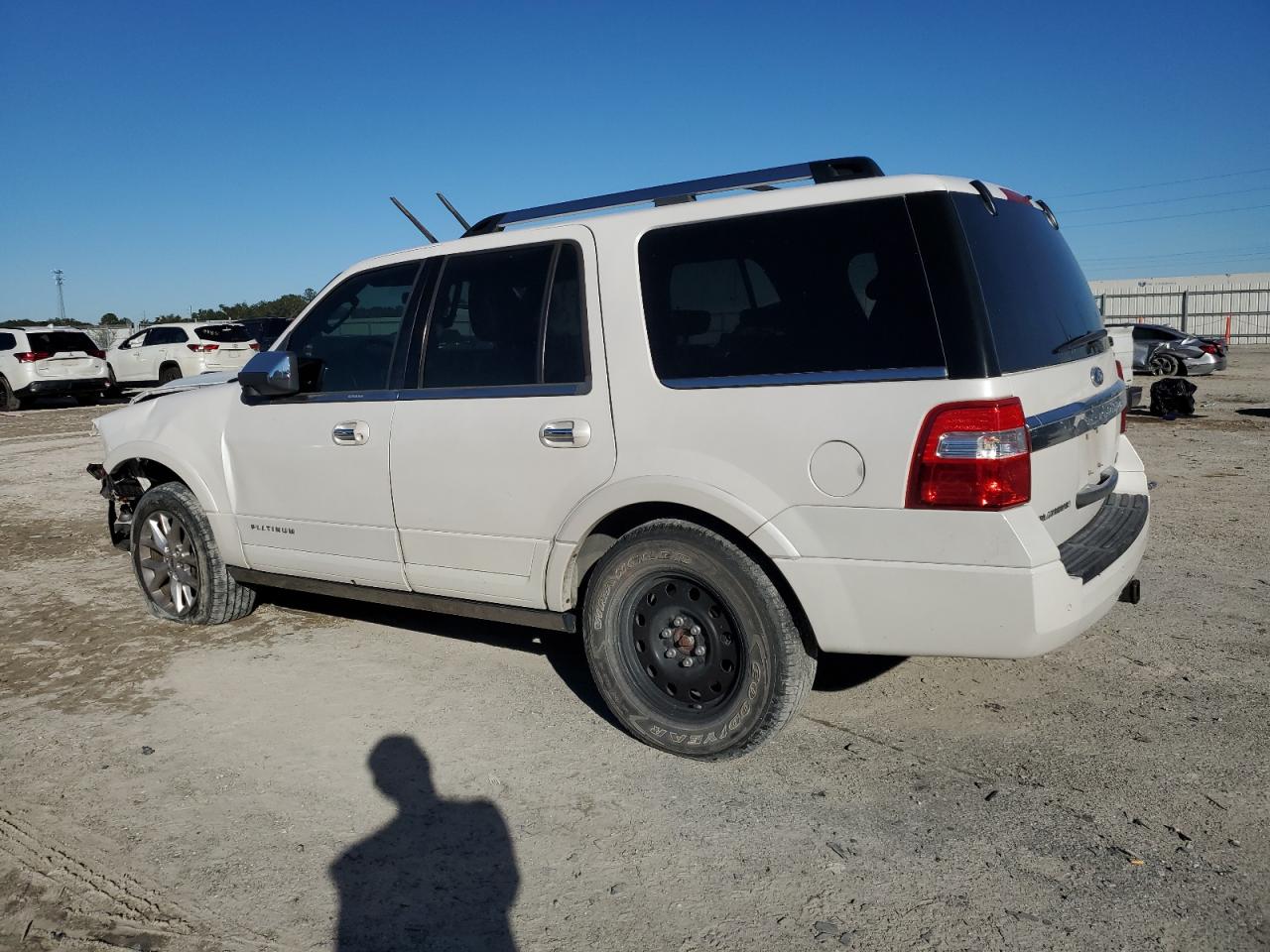 2016 Ford Expedition - Image 2
