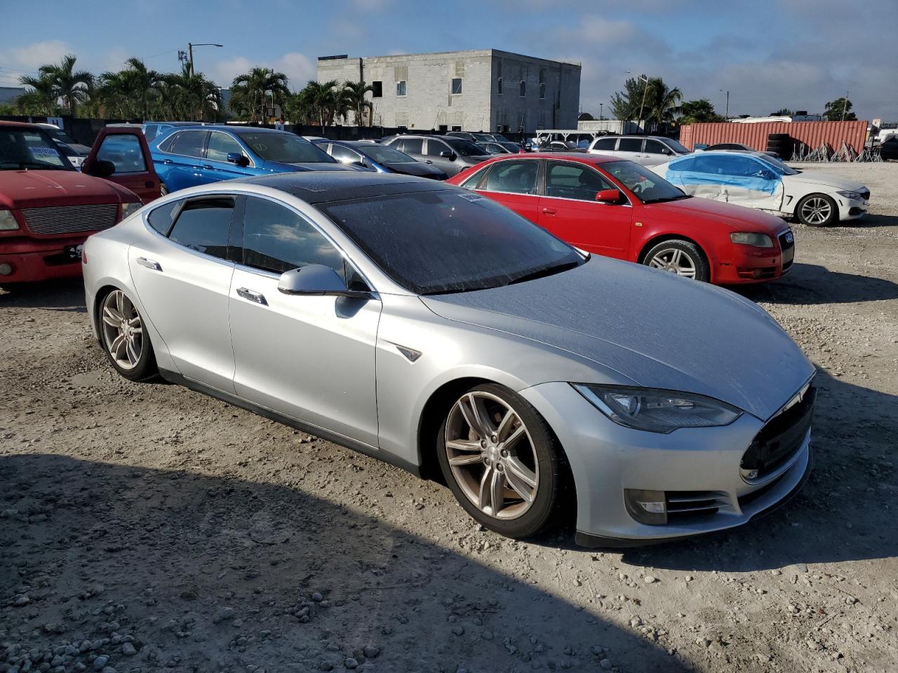 VIN 5YJSA1CG6DFP13934 2013 TESLA MODEL S no.4