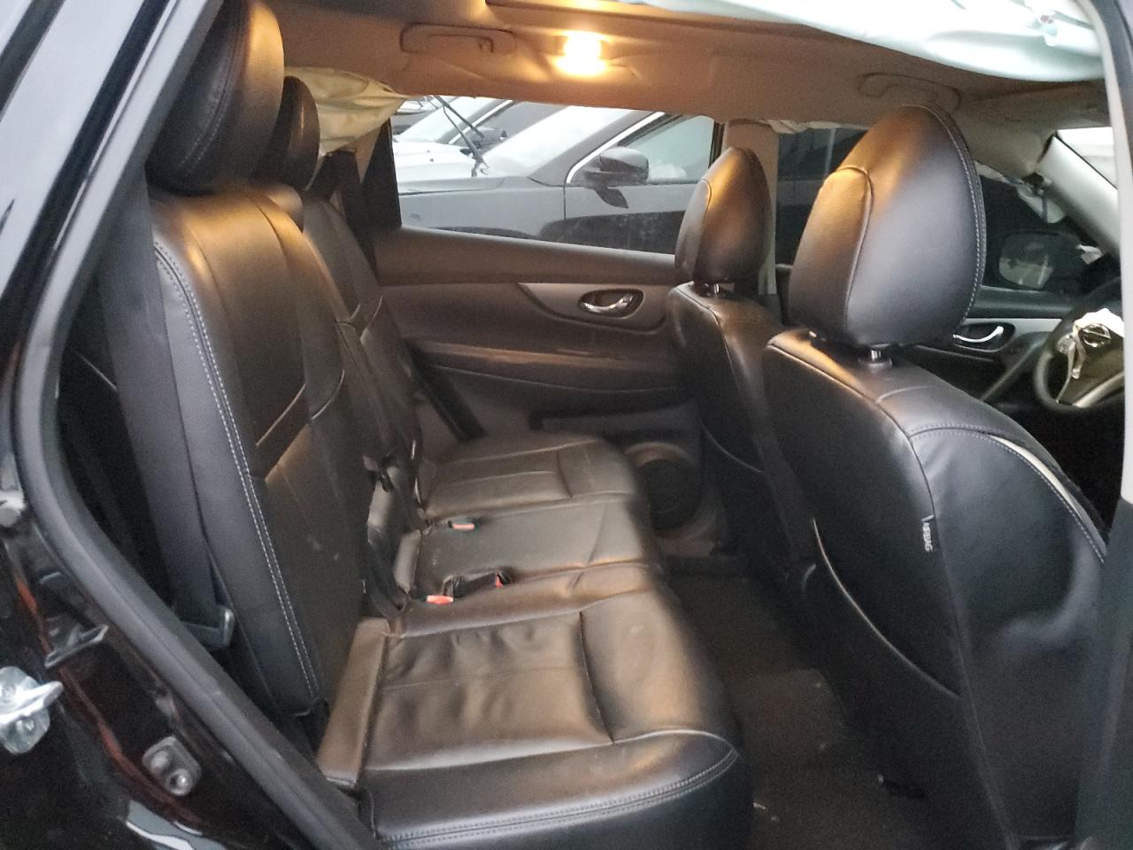 2015 Nissan Rogue - Image 12