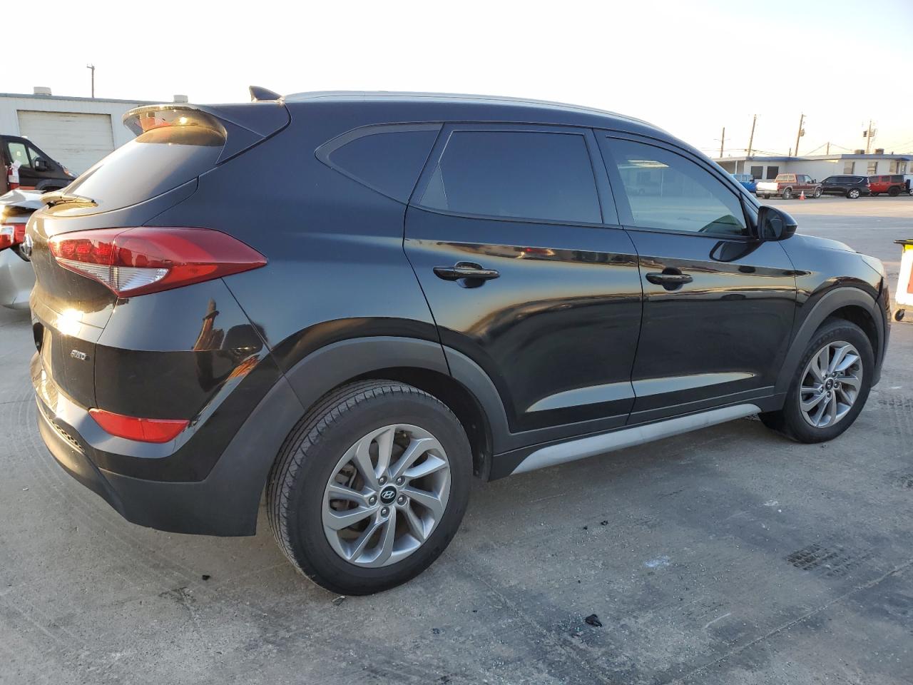 VIN KM8J3CA45JU639690 2018 HYUNDAI TUCSON no.3