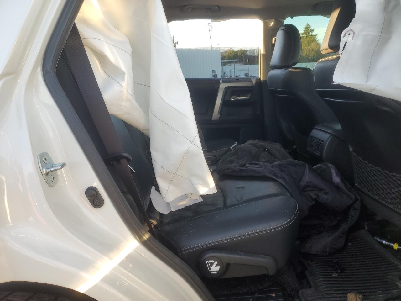 2020 Toyota 4Runner - Image 11